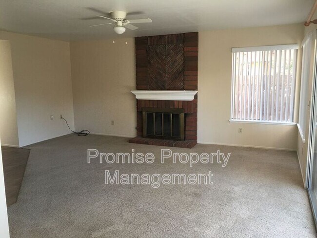 Foto del edificio - 4578 Big Sur St