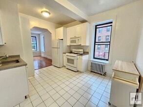 Building Photo - Bright 2-Bedroom Corner Unit in Murray Hil...