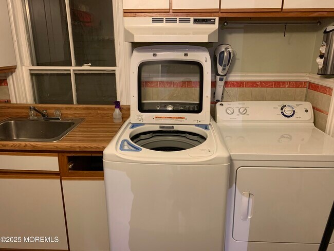 Foto del edificio - 19 Webb Ave