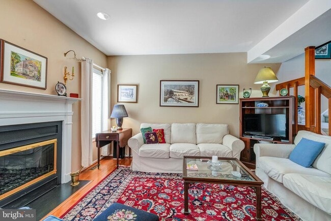 Building Photo - 71 Amity Dr