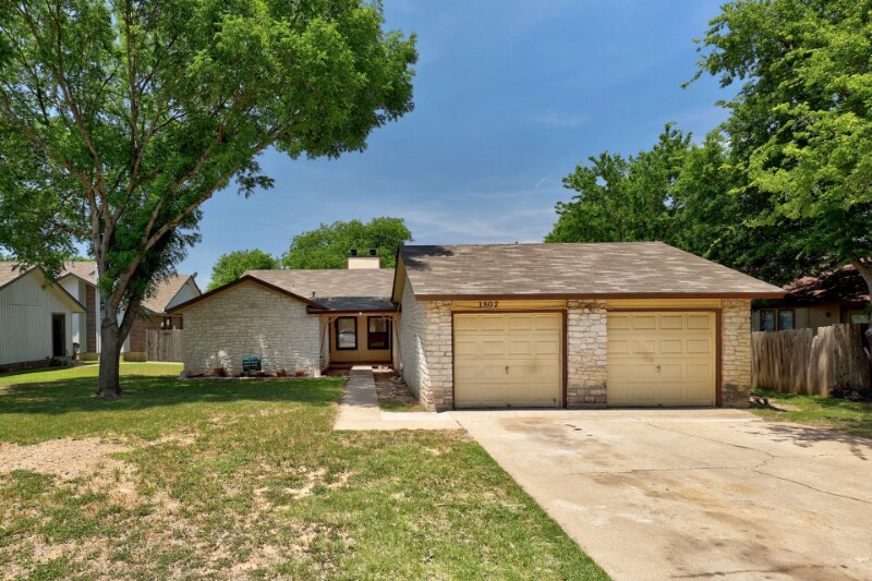 Foto principal - 1802 Rawhide Dr