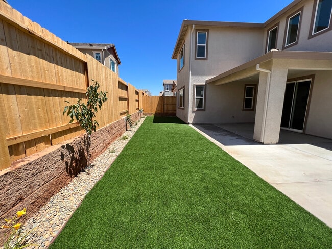 Building Photo - 3981 Salt Point Way