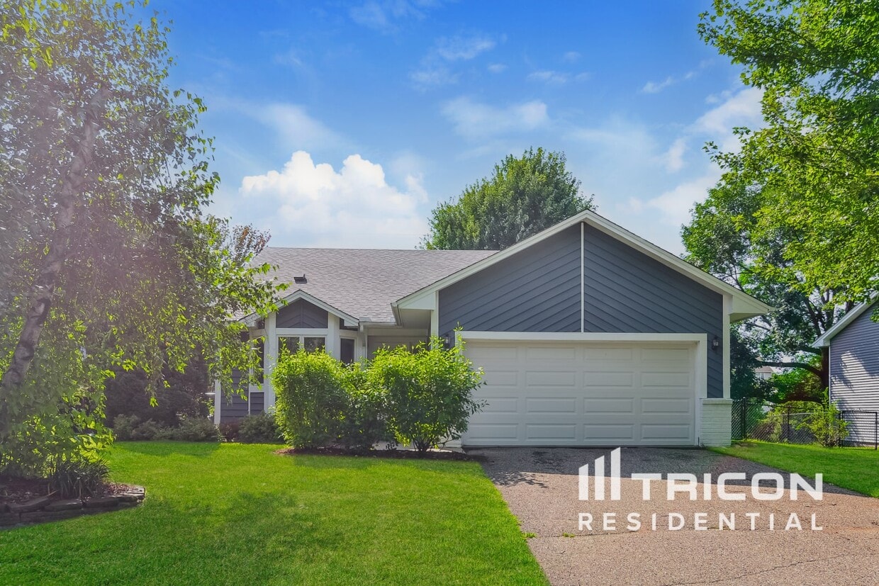 Primary Photo - 4448 Hamilton Dr