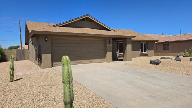 Foto del edificio - 11740 N 74th Dr