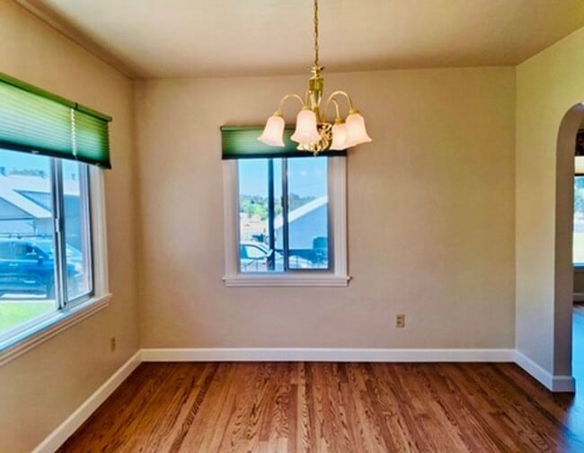 Building Photo - SOUTH AUBURN HOME WITH SUNSET VIEW