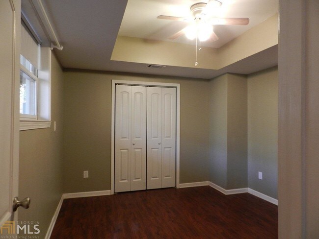 Building Photo - 2692 Cliffview Dr SW