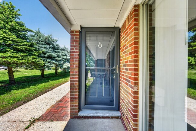 Foto del edificio - 48770 Shelby Rd