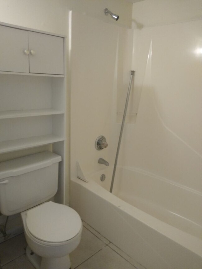 Foto del edificio - 3702 E 11th St