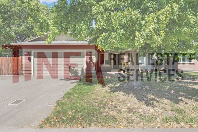 Foto del edificio - North Sacramento 4 Bedroom Home with cover...