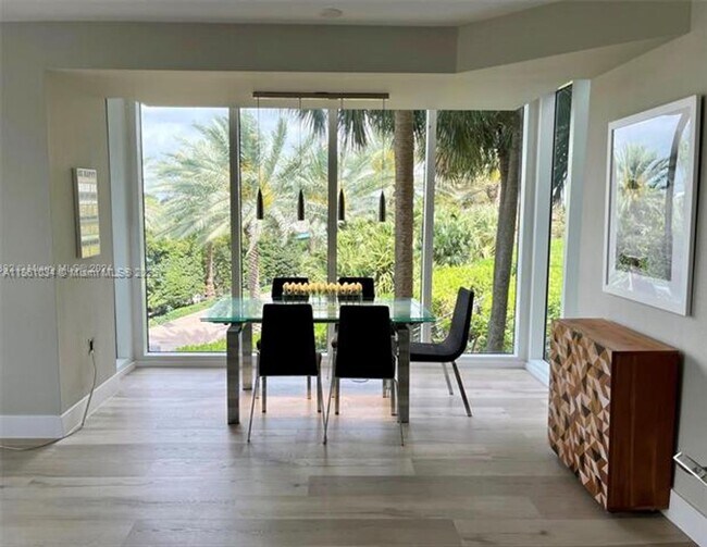 Foto del edificio - 10275 Collins Ave