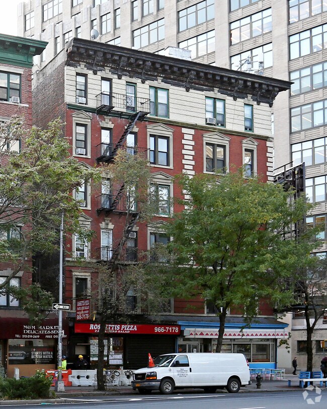 Building Photo - 36 Watts St