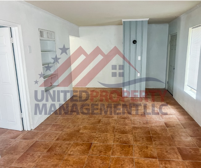 Building Photo - 207 N Alameda St