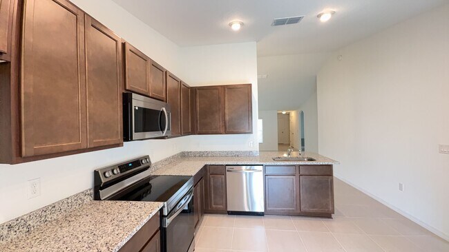 Foto del edificio - BRAND NEW Beautiful 4-bedroom, 3-bathroom ...