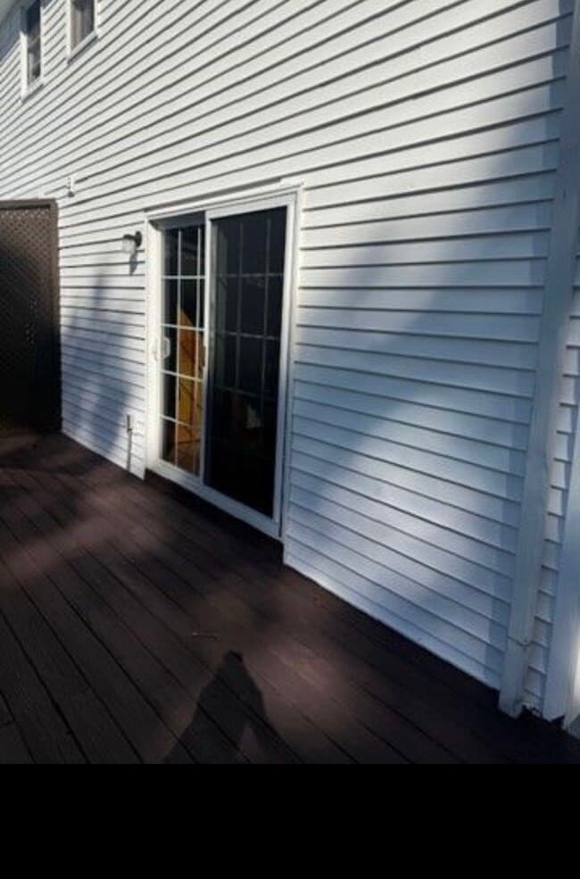 Building Photo - 61 Glenmore St