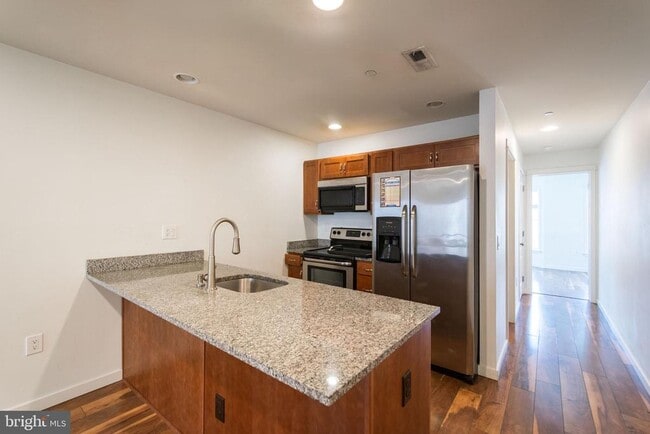 Building Photo - 132 S 46th St