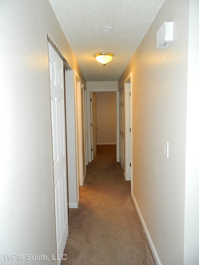 Building Photo - 4104 S 38th St