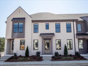 Building Photo - 2013 Rosemary St