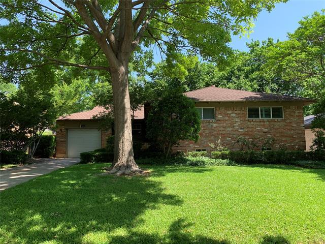 Building Photo - 852 Berkinshire Dr