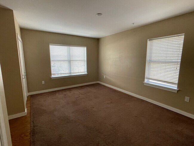 Building Photo - 1600 Church Rd