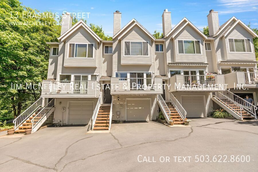 Foto principal - CHARMING LAKE OSWEGO TOWNHOME 2BR NEWLY UP...