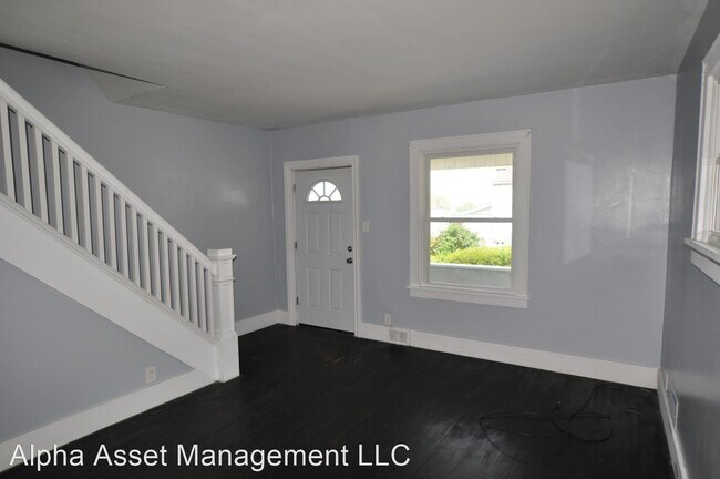 Building Photo - 506 9th St