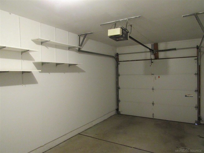 Building Photo - 507 Country Club Dr