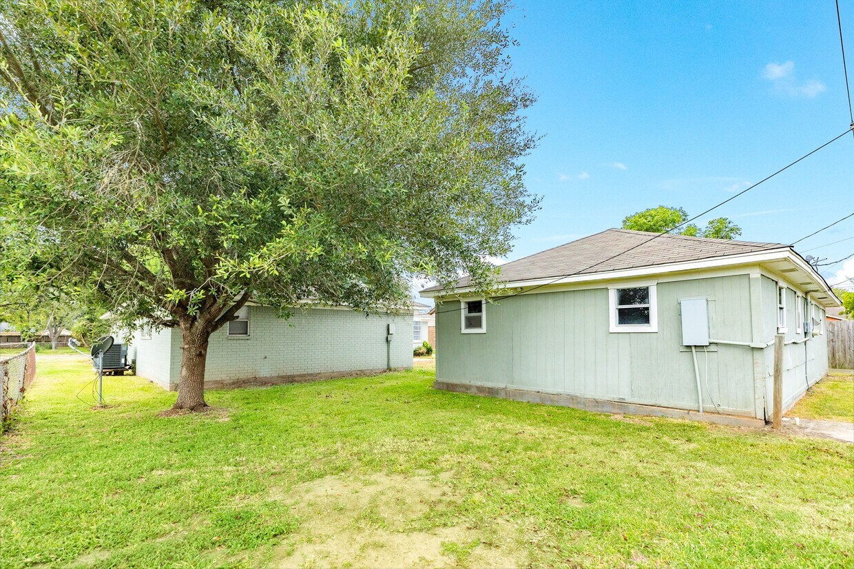 Foto del edificio - 103 Honeysuckle St