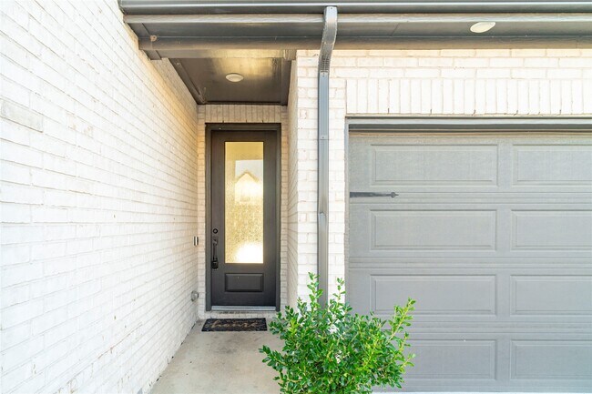 Foto del edificio - 6014 Churchill Spgs Ln