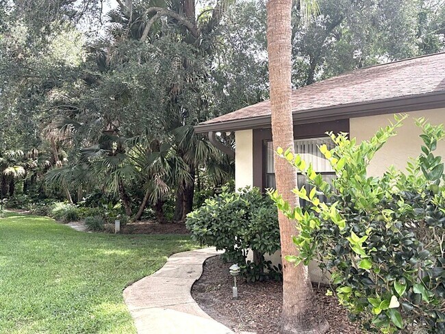 Building Photo - Beautiful 3 Bedroom Ormond Beach Townhome in The Trails!