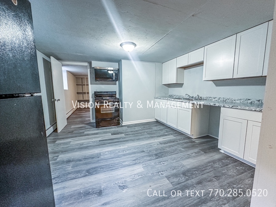 Foto principal - Newly Renovated 3BR 1 BA