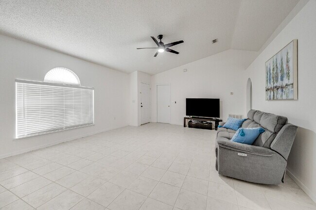 Foto del edificio - 3BR/2BA single-family home in gated community