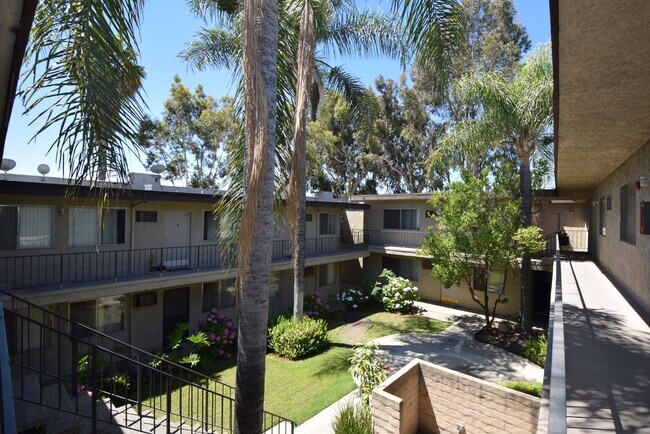 Foto del edificio - 13849 Chase St