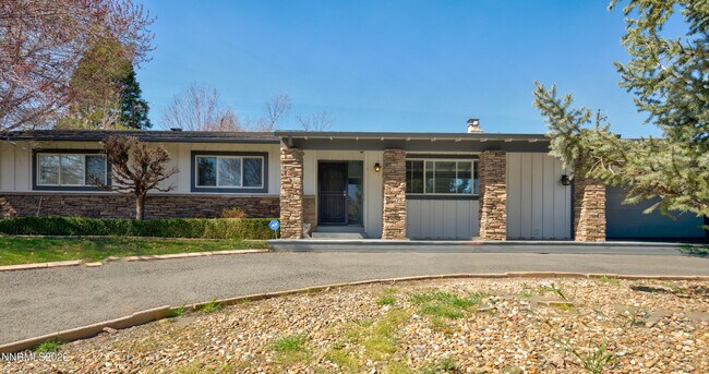 Foto del edificio - 12310 S Hills Dr