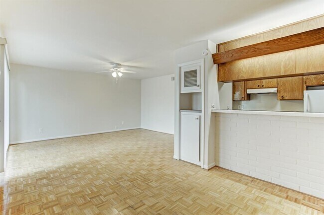 Building Photo - 229 Westmoreland St