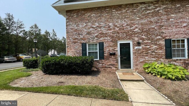 Foto del edificio - 8766 Walutes Cir