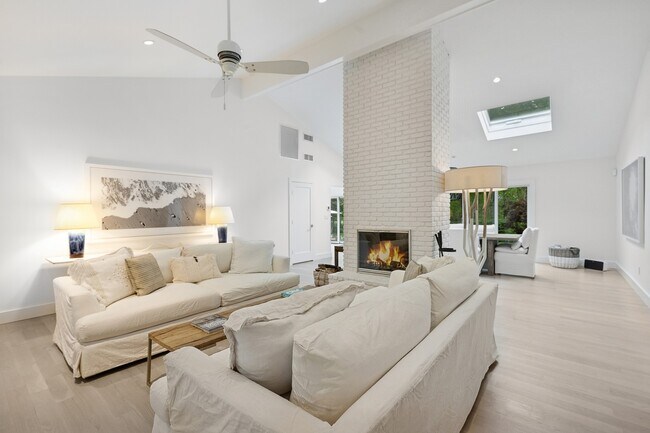 Building Photo - 5 Tanager Ln