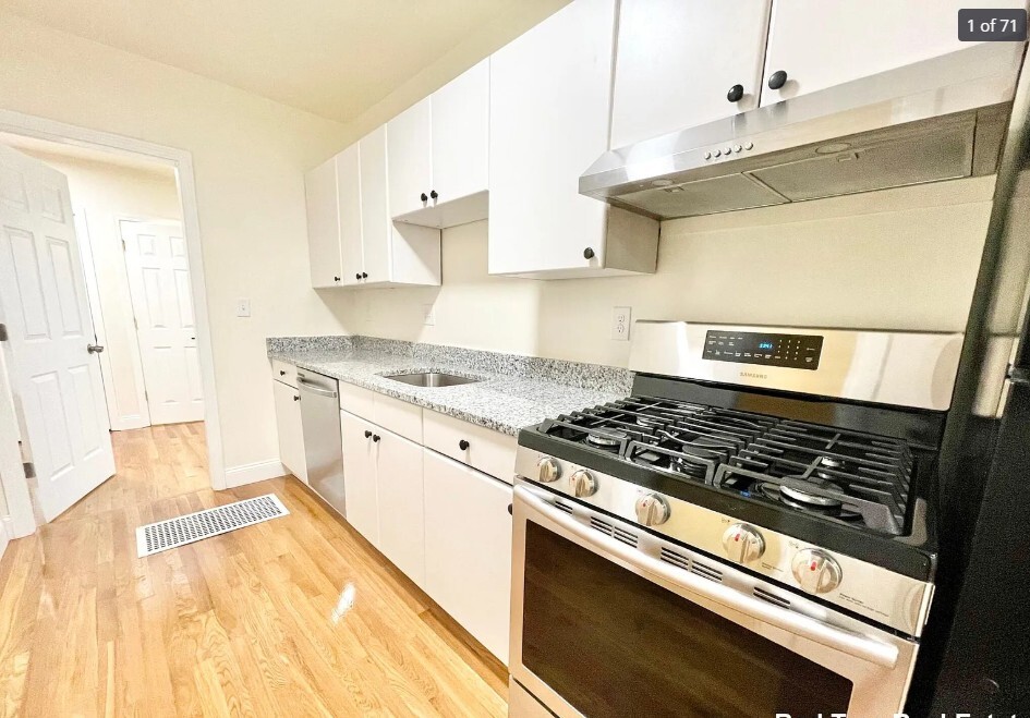Foto principal - 523 E 3rd St
