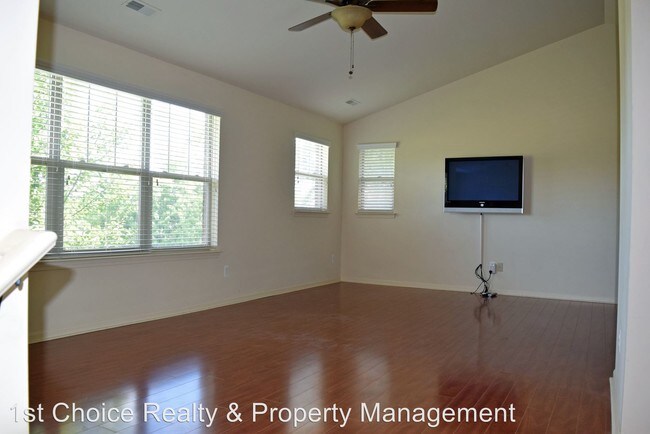 Building Photo - 14483 Vauxhall Dr