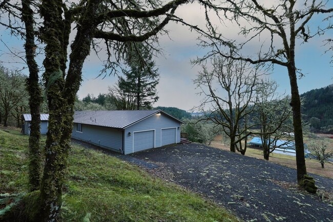 Building Photo - Opportunity to rent out in the countryside!