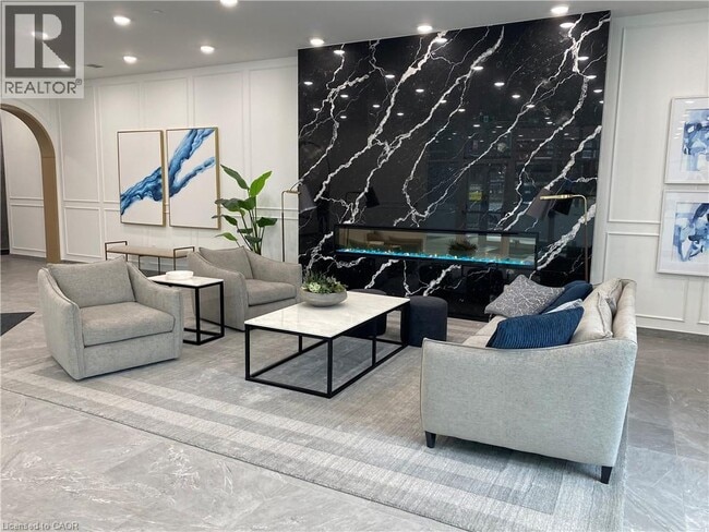 Building Photo - 71 Wyndham St S