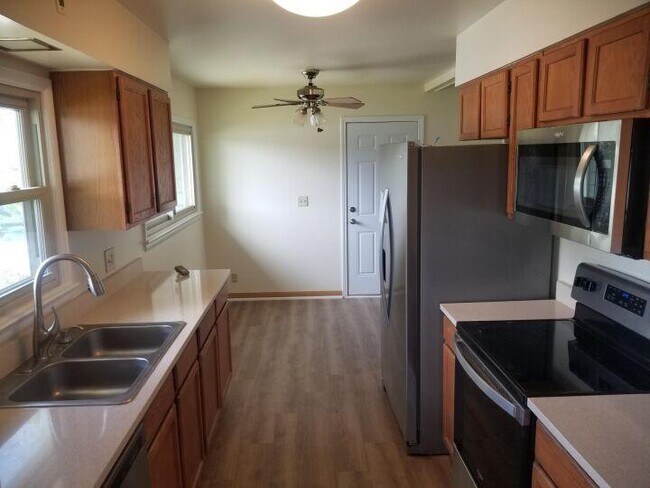 Foto del edificio - 4 bedroom in Billings MT 59102