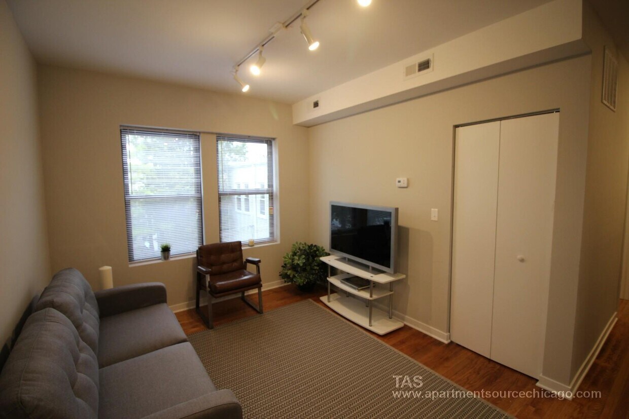 Foto del edificio - 3104 W Sunnyside Ave