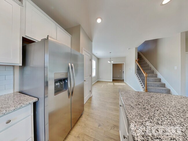 Foto del edificio - 76 Fresco Dr