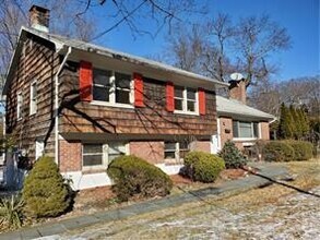 Building Photo - 215 Harriman Rd