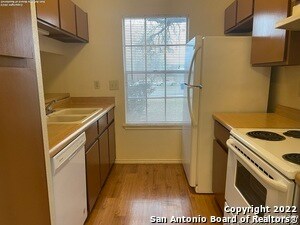Building Photo - 5000 Sommerdale