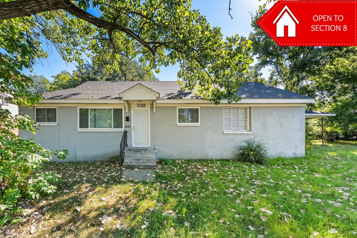 Foto principal - Completely Remolded 4 bedroom 2 bath home ...