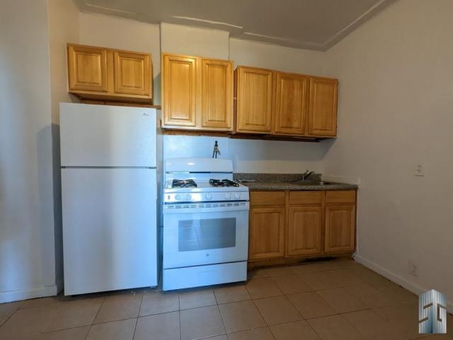 Foto del edificio - 1 bedroom in BROOKLYN NY 11226