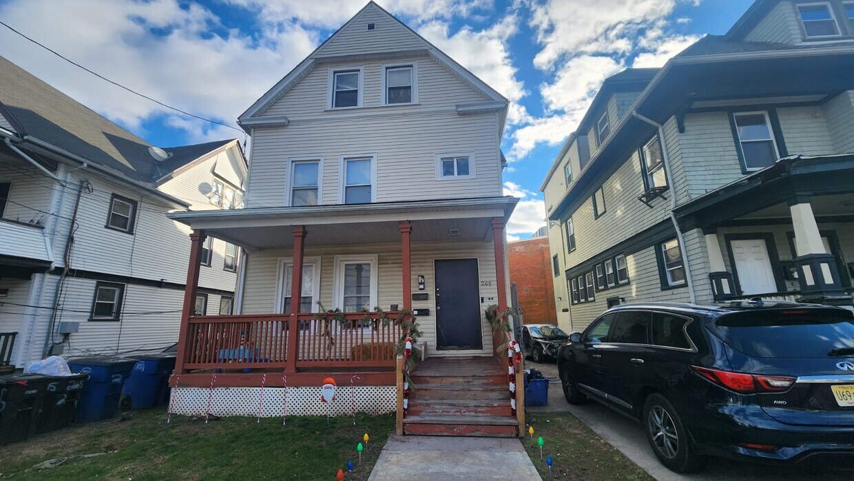 Primary Photo - 265 Norton St