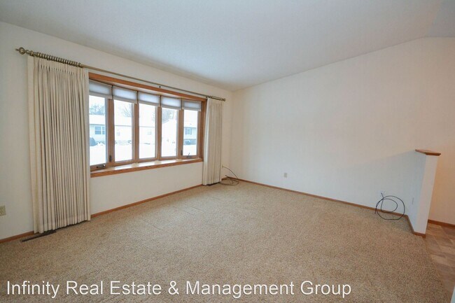 Foto del edificio - 4 br, 3 bath House - 4520 21st Ave NW