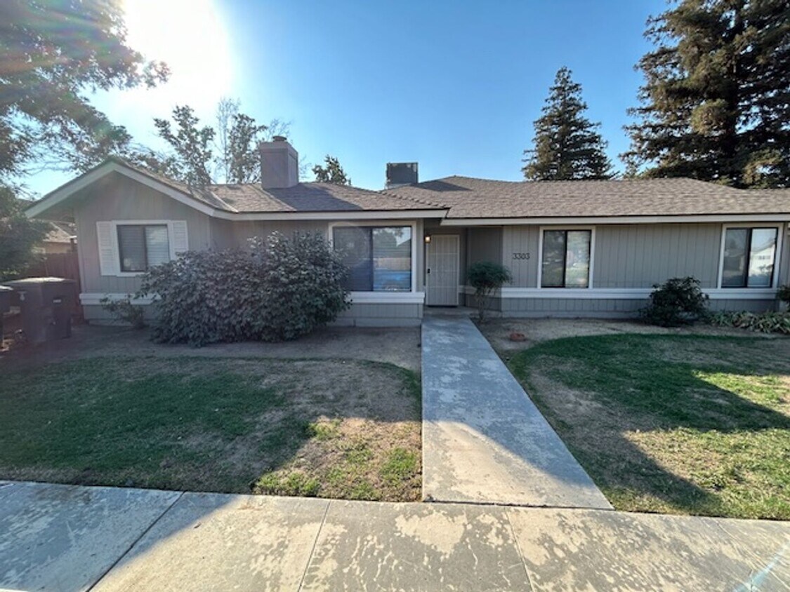 Primary Photo - 3303 S Fontana St